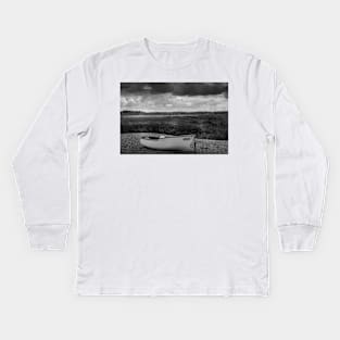 Boat on a shingle beach Kids Long Sleeve T-Shirt